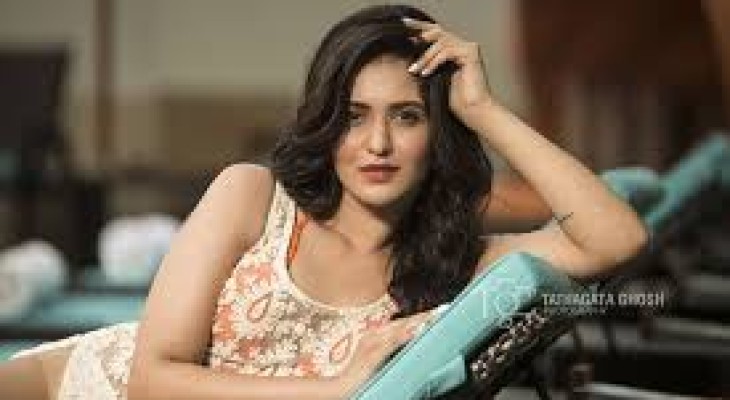 ফিরছেন প্রিয়াংকা সরকার